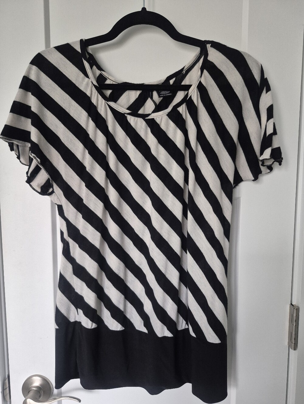 New Directions Women’s Black & White Diagonal Stripe Short Sleeve Top